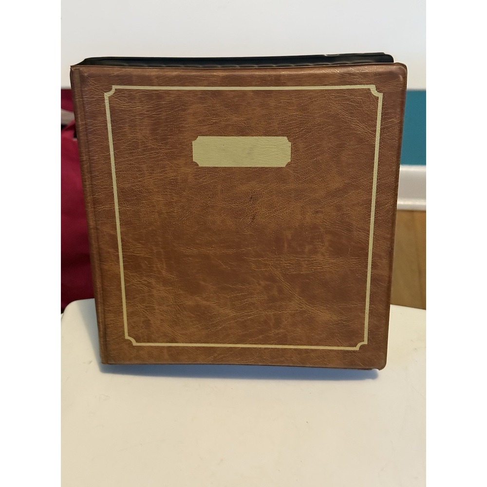ATARI  Game Cartridge Storage Holder Case - Holds 8 Comes With 8 Games